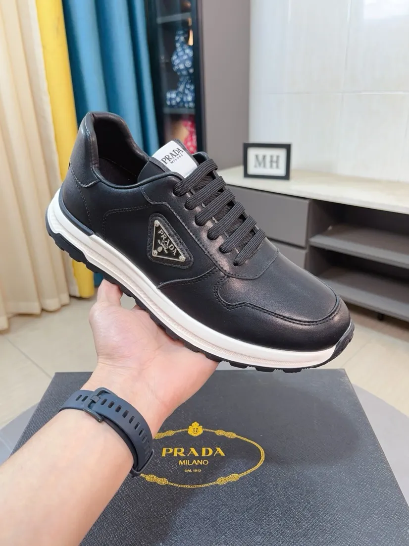 Men's shoes 💰420🌹🌹High-quality new Prada counters are launched simultaneously. The new men's shoes and 😘fabrics are selected from imported mesh and glue-spraying technology. Imported cowhide lining. 👍🏿High-end☄️Open-molded non-slip rubber outsole, exquisite lines, simple and elegant, comfortable and high-end for leisure travel. Code number: 38 to 44